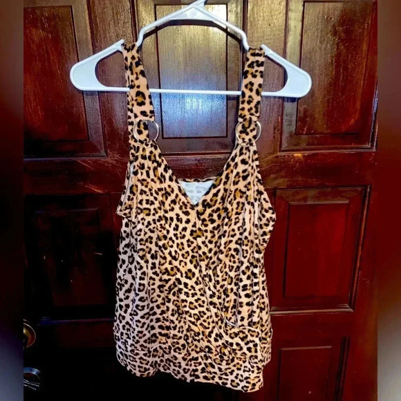 American Eagle Outfitters Tops - Women’s leopard tank top​​​